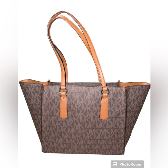 Michael Kors purse - Picture 2 of 6